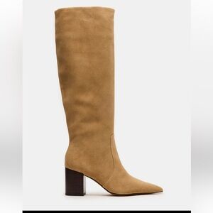 Steve Madden Taupe Suede Skyline Boot NEVER WORN